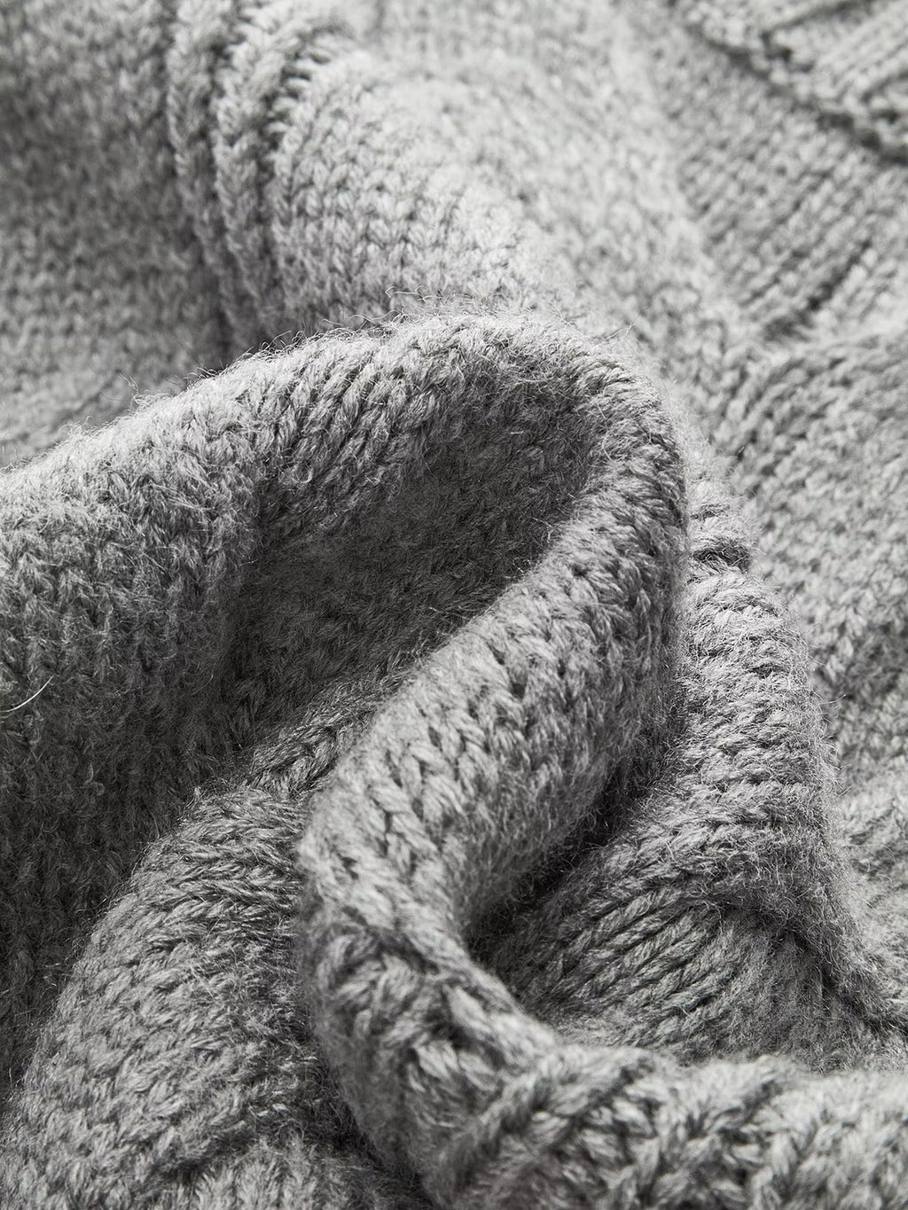 Dual-Sided Bow Cable-Knit Vest